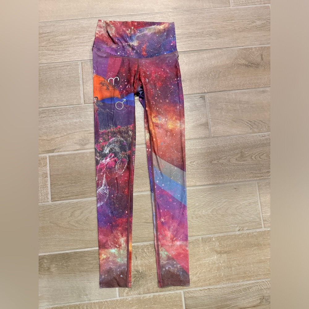 Niyama Sol barefoot leggings Aires zodiac sign size S NWOT